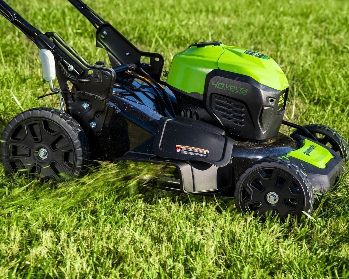 Greenworks Self-Propelled 21-inch Brushless Lawn Mower 40V with 5Ah Battery and Charger